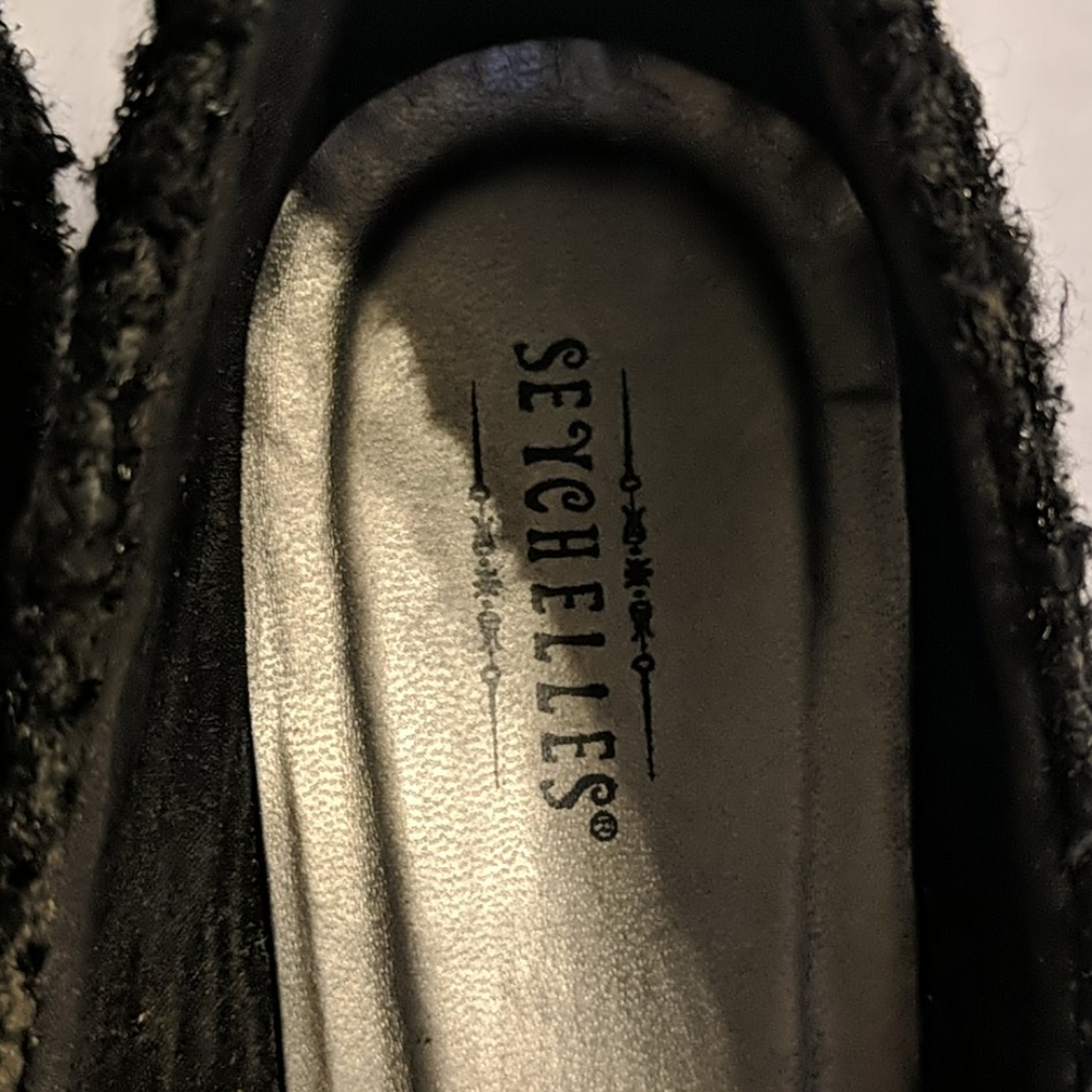 Shoes - Picture 5 of 5